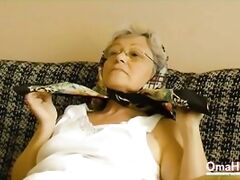 omahotel horny grandma toying her hairy pussy